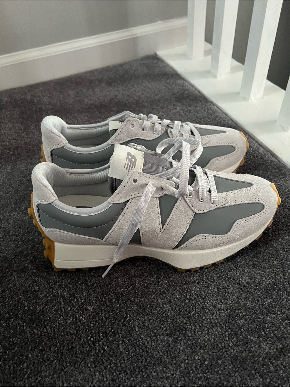 New Balance 327 Women's Grey & White Retro Runner Sneakers